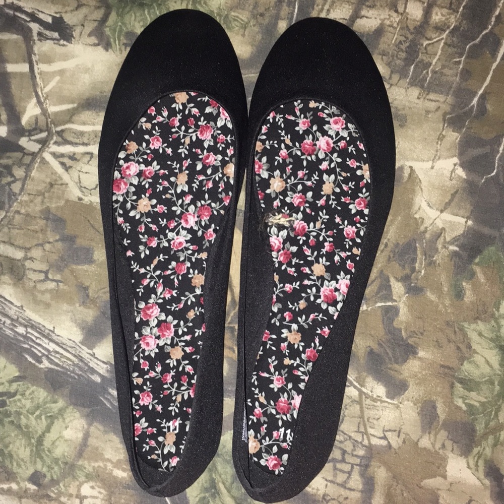 Black flats